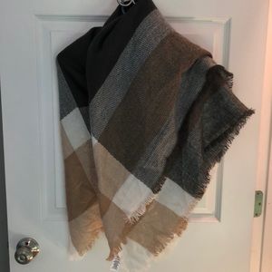 Large shawl scarf